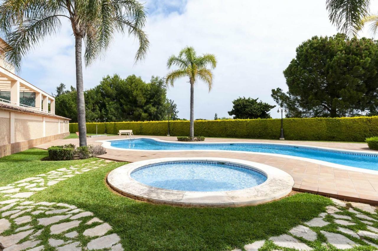 Buganvilla Oliva Esterno foto